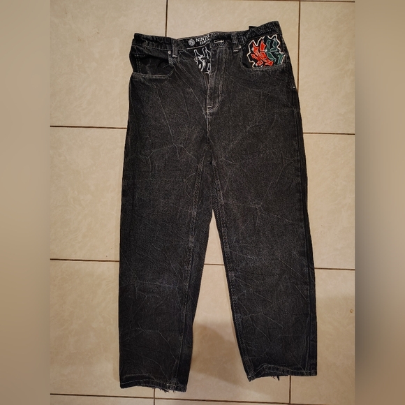 Zumiez Black Relaxed Fit Jeans with Red and Green Accents - Picture 1 of 7